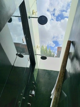 El Palomar Hotel