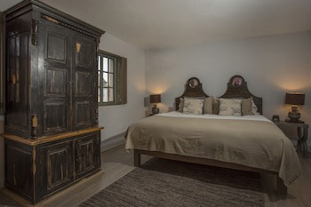 El Palomar Hotel