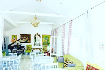Hotel Ivania's