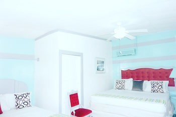 Hotel Ivania's