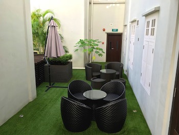 Bliss Hotel Singapore