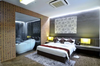 Bliss Hotel Singapore