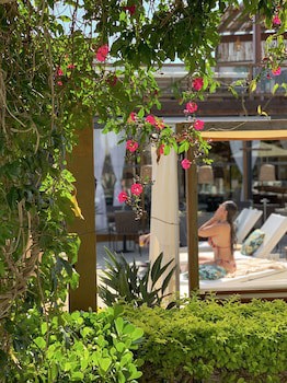 Abracadabra Boutique Hotel