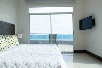 Puerto Azul Boutique Resort & Marina