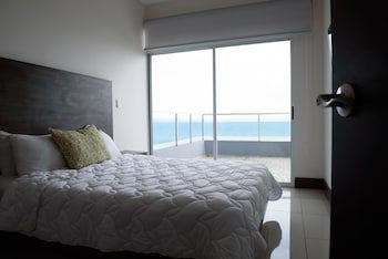 Puerto Azul Boutique Resort & Marina