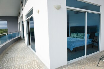 Puerto Azul Boutique Resort & Marina