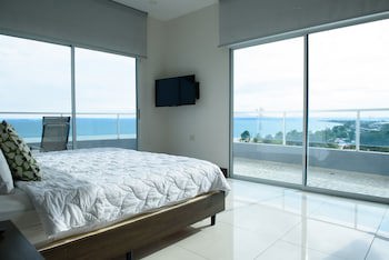 Puerto Azul Boutique Resort & Marina