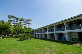 Puerto Azul Boutique Resort & Marina