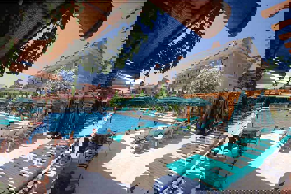 Perdikia Beach Hotel