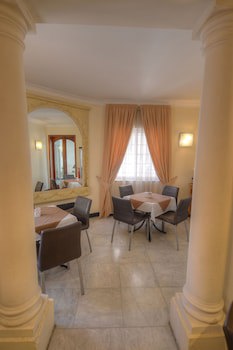 Allegro Hotel