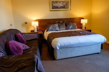 Charlemont Arms Hotel