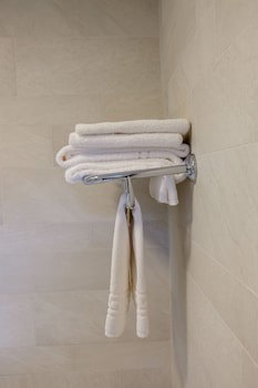 Charlemont Arms Hotel