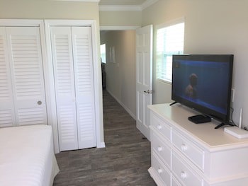 Dolphin Cove - Adults Only