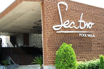 Sea Two Pool Villa Resort