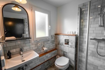 Frost And Fire Boutique Hotel