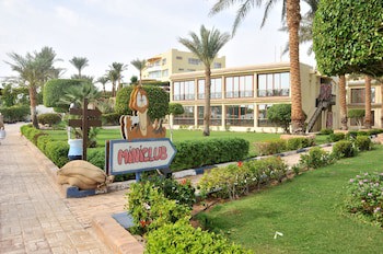 Grand Oasis Resort