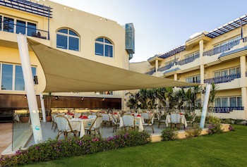 Grand Oasis Resort