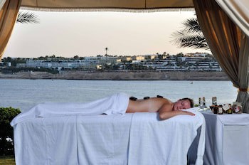 Grand Oasis Resort
