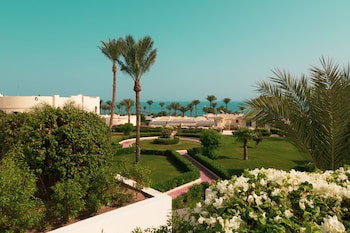 Grand Oasis Resort
