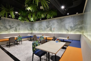 Holiday Inn Express Bangkok Sukhumvit 11, An Ihg Hotel