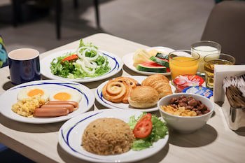 Holiday Inn Express Bangkok Sukhumvit 11, An Ihg Hotel