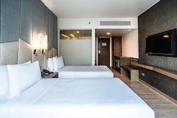 Holiday Inn Express Bangkok Sukhumvit 11, An Ihg Hotel