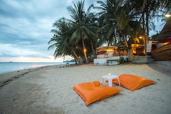 B52 Beach Resort