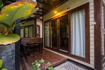 B52 Beach Resort