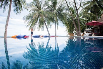B52 Beach Resort