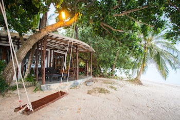 B52 Beach Resort