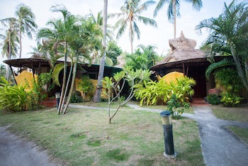 B52 Beach Resort