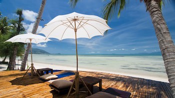B52 Beach Resort