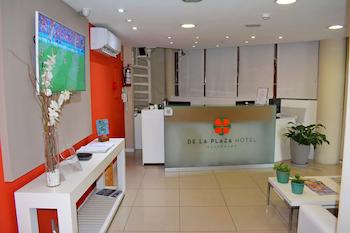 De La Plaza Hotel