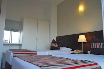 De La Plaza Hotel
