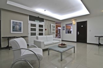 De La Plaza Hotel