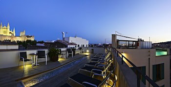 Petit Palace Hotel Tres