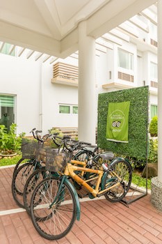 Microtel By Wyndham South Forbes Near Nuvali