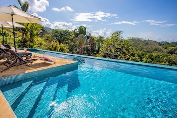 Tiki Villas Rainforest Lodge & Spa