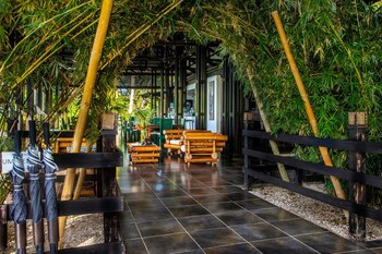 Tiki Villas Rainforest Lodge & Spa