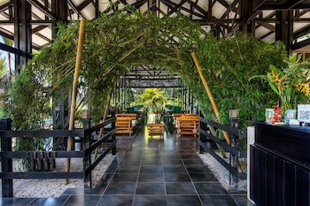 Tiki Villas Rainforest Lodge & Spa