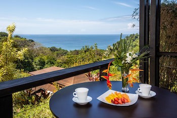 Tiki Villas Rainforest Lodge & Spa