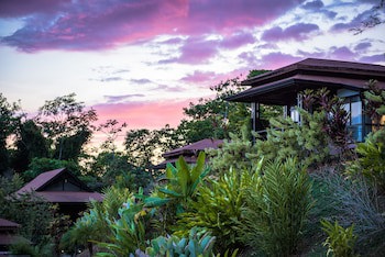 Tiki Villas Rainforest Lodge & Spa
