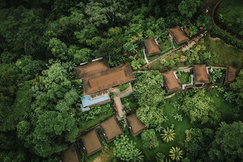 Tiki Villas Rainforest Lodge & Spa