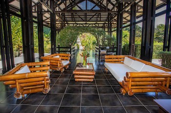 Tiki Villas Rainforest Lodge & Spa