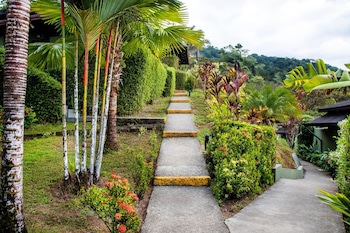 Tiki Villas Rainforest Lodge & Spa