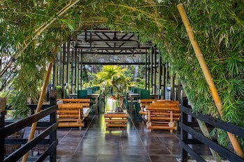 Tiki Villas Rainforest Lodge & Spa