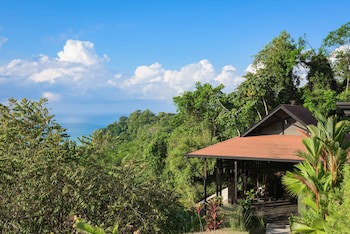 Tiki Villas Rainforest Lodge & Spa