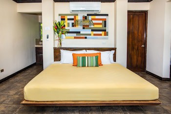 Tiki Villas Rainforest Lodge & Spa