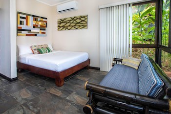 Tiki Villas Rainforest Lodge & Spa