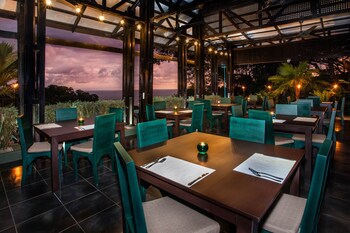 Tiki Villas Rainforest Lodge & Spa